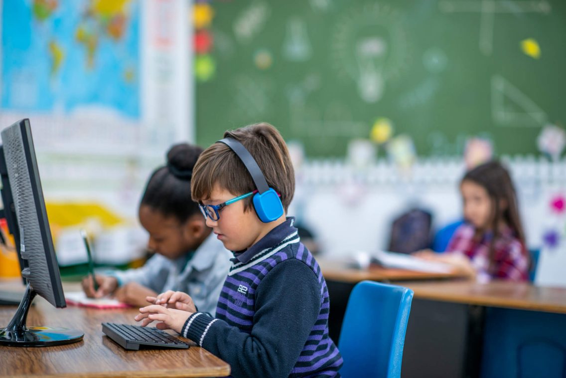 What is Hybrid Learning? A Guide for School Leaders